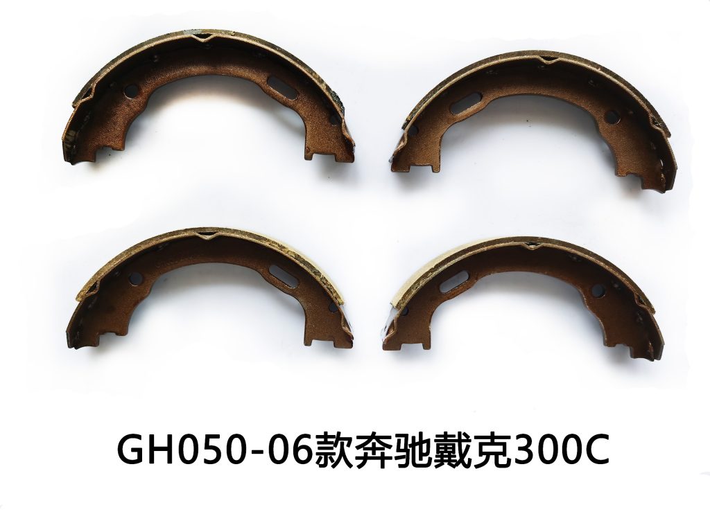 GH050 06款奔驰戴克300C 5.2